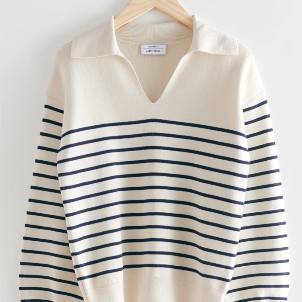 & Other Stories Cream and Black V-Neck Sweater